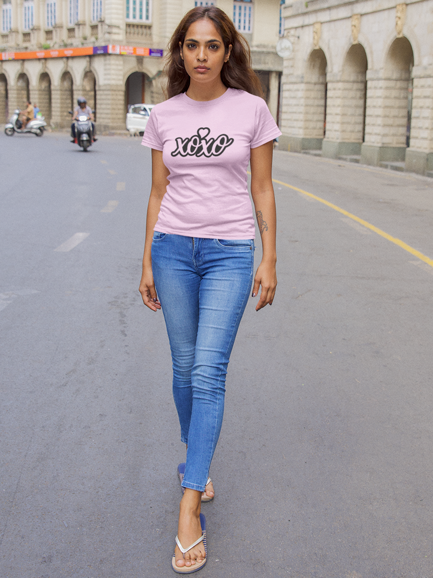 Black XOXO Vibes Women's Crew Neck T-shirt