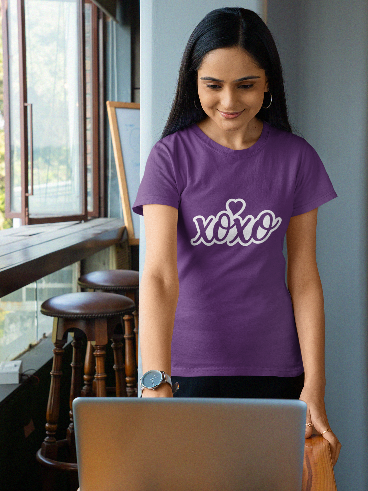 White XOXO Vibes Women's Crew Neck T-shirt